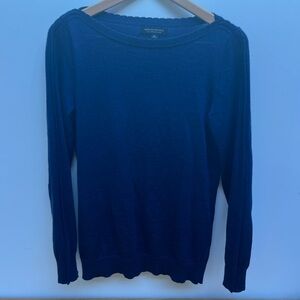 Banana Republic cobalt navy scallop trip merino Pullover